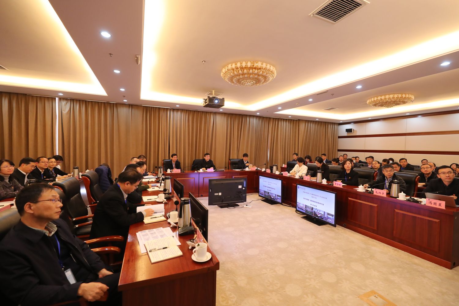 20211026上岗班10主题交流会杨天鹏拍摄